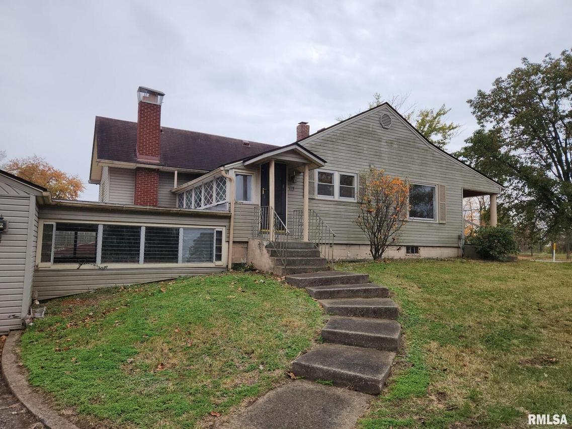 1510 S Division St., Carterville, IL 62918