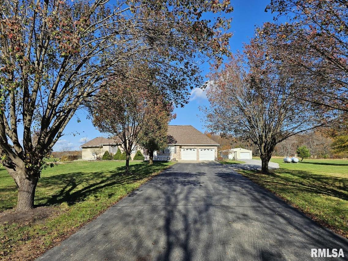 17239 E Milem Heights Rd., Mt Vernon, IL 62864