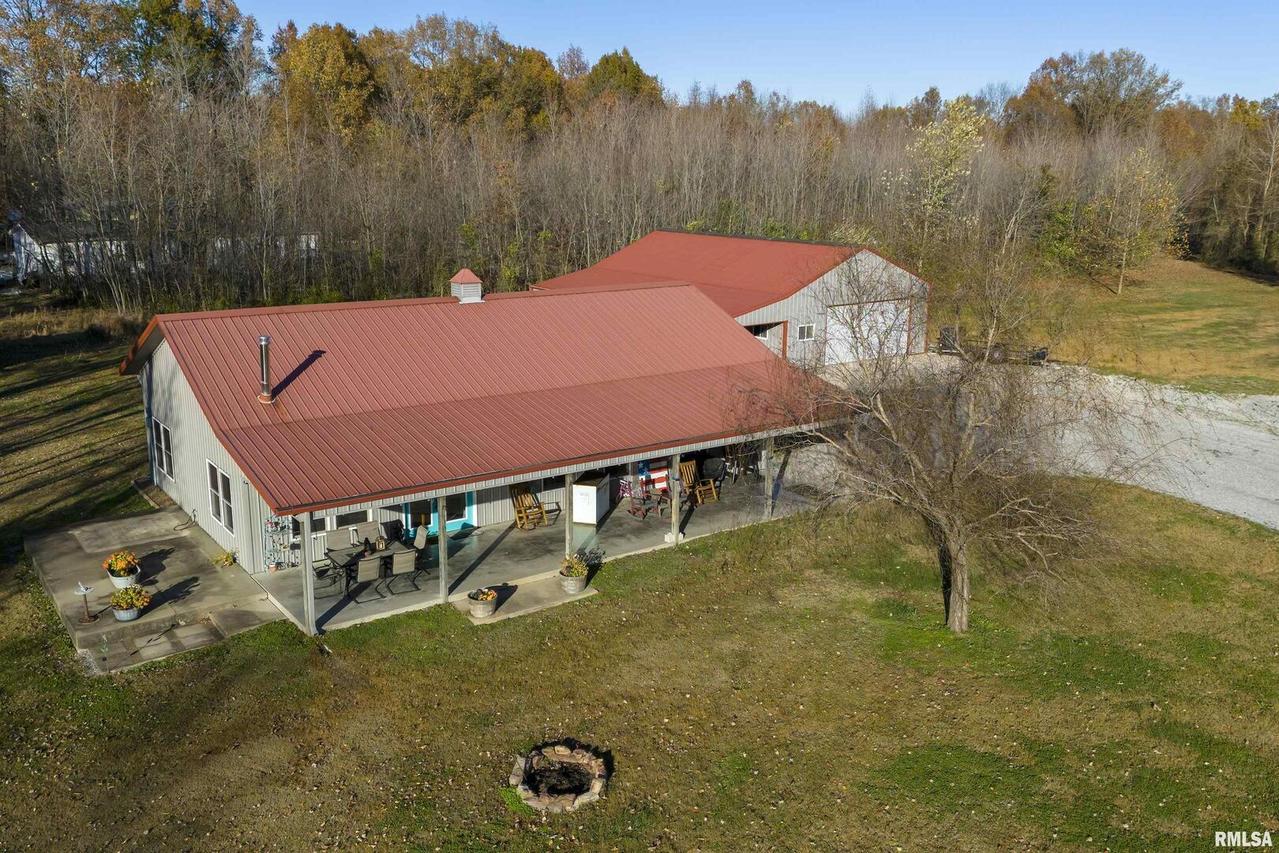 9773 Illinois Steel Rd., Johnston City, IL 62951