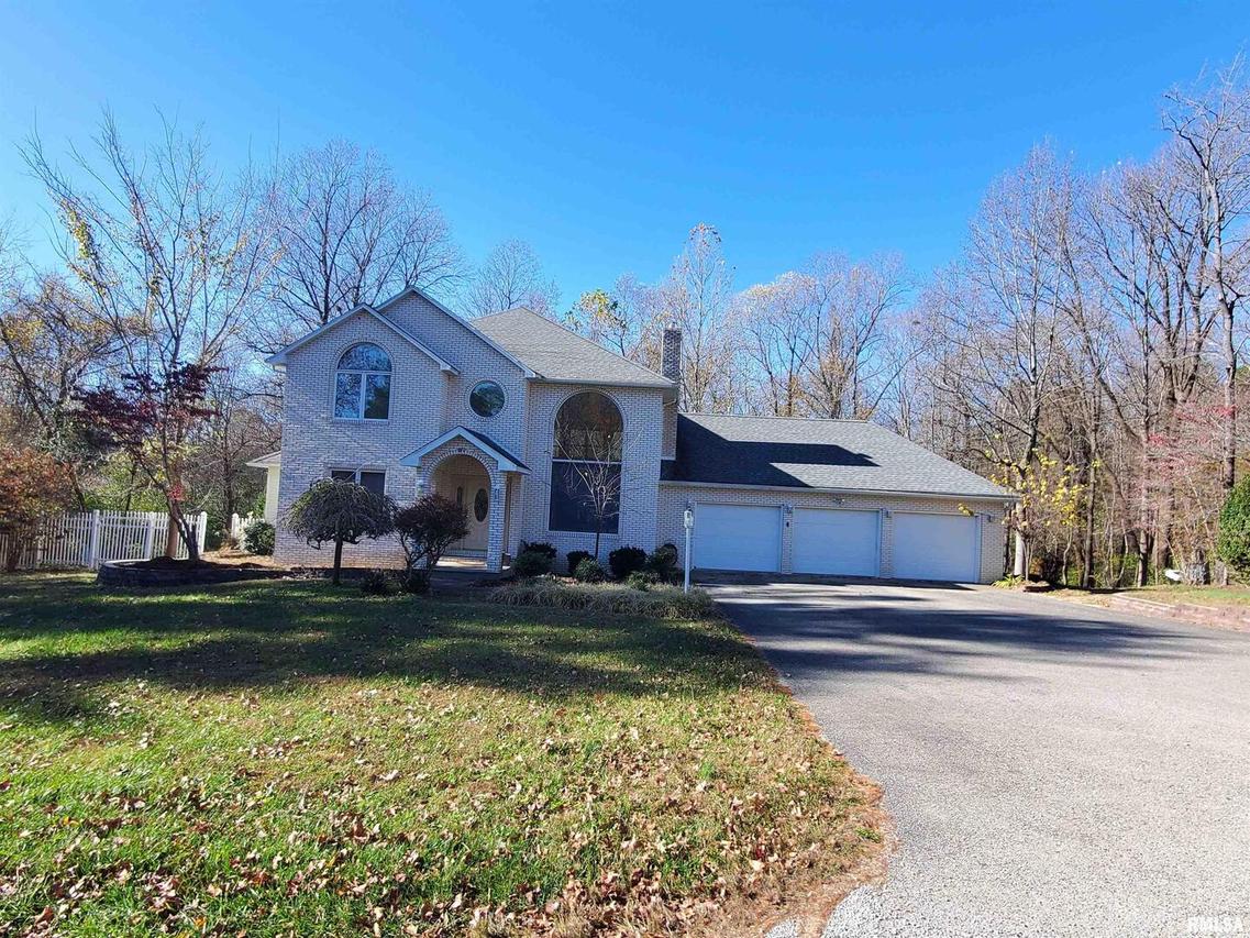 87 Southmoor St., Carbondale, IL 62903