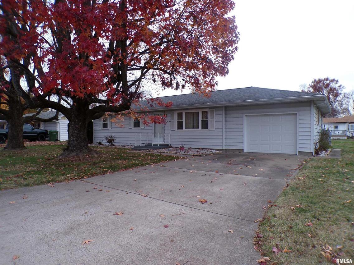 205 Dixie Dr., Chester, IL 62233