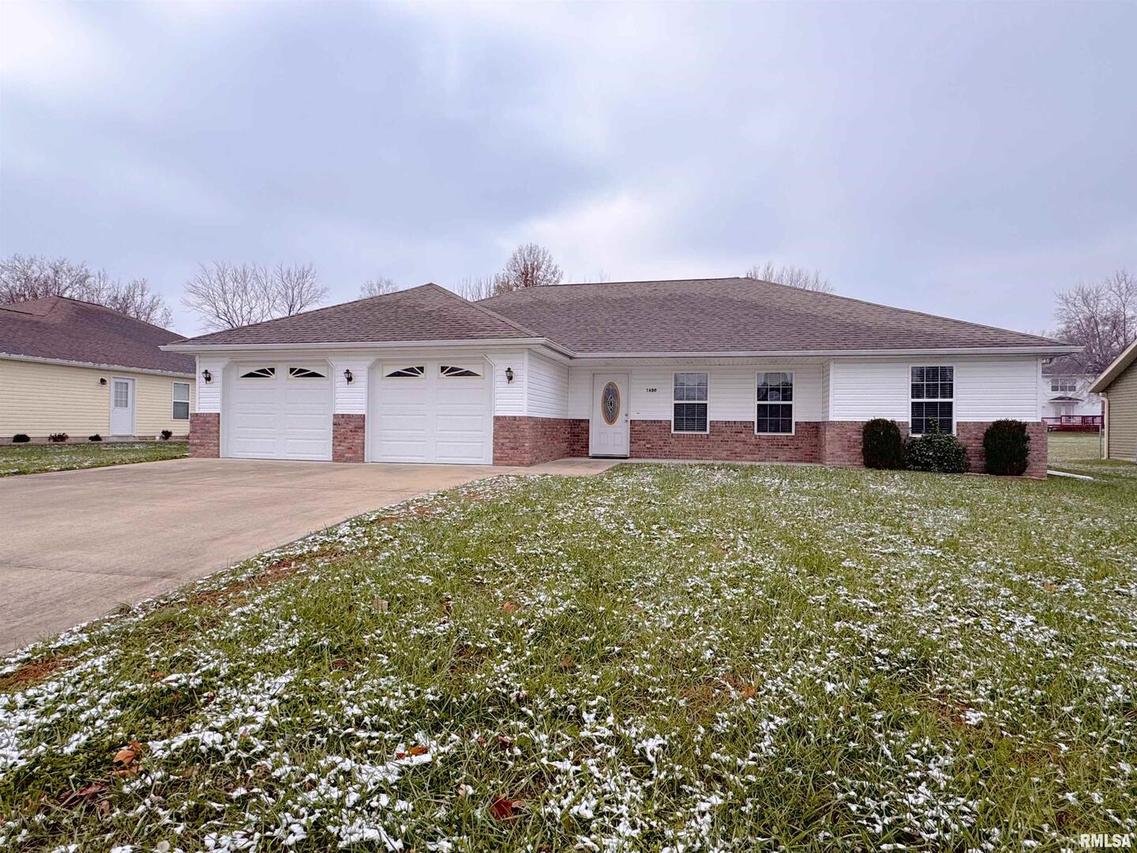 1600 Dew Drop, Marion, IL 62959