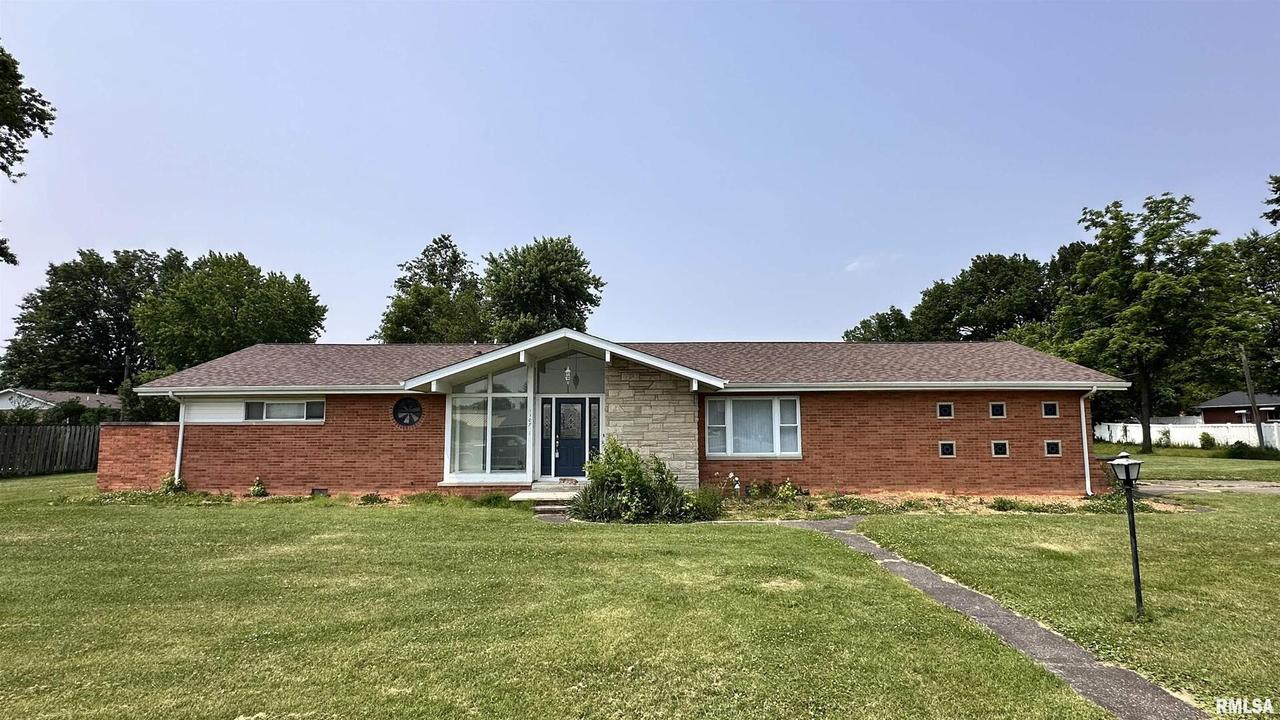 1107 E Cleveland St., West Frankfort, IL 62896