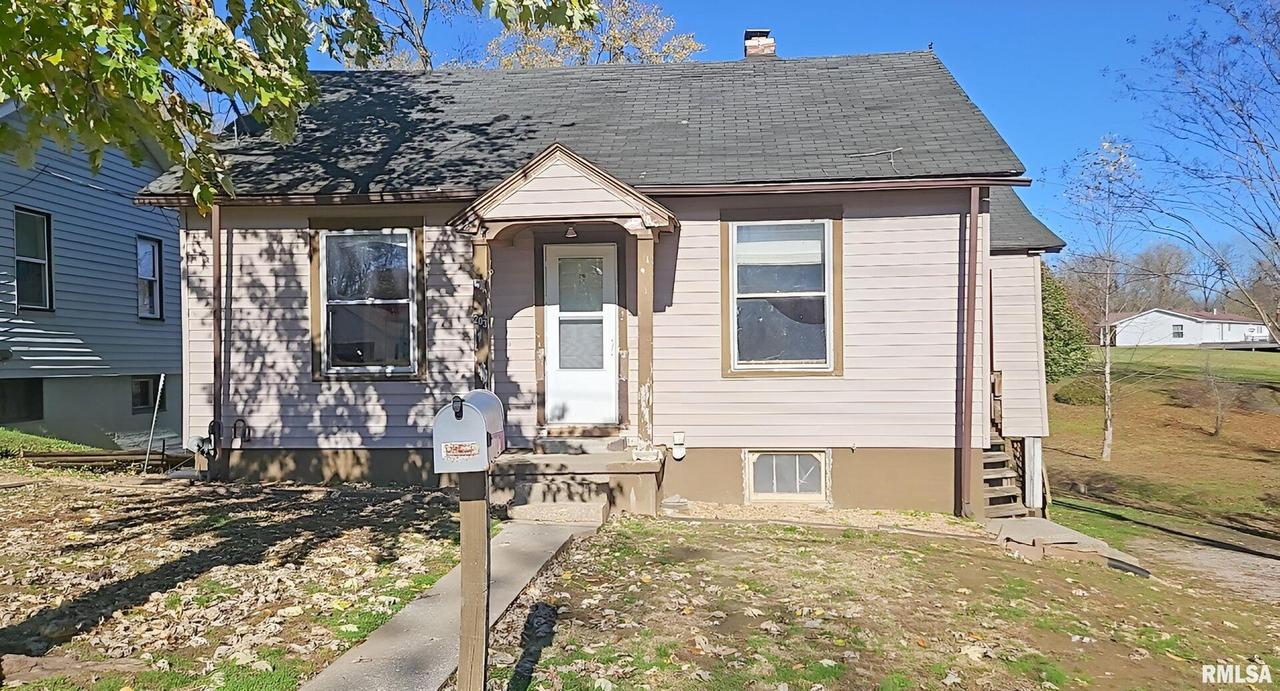 203 George St., Anna, IL 62906