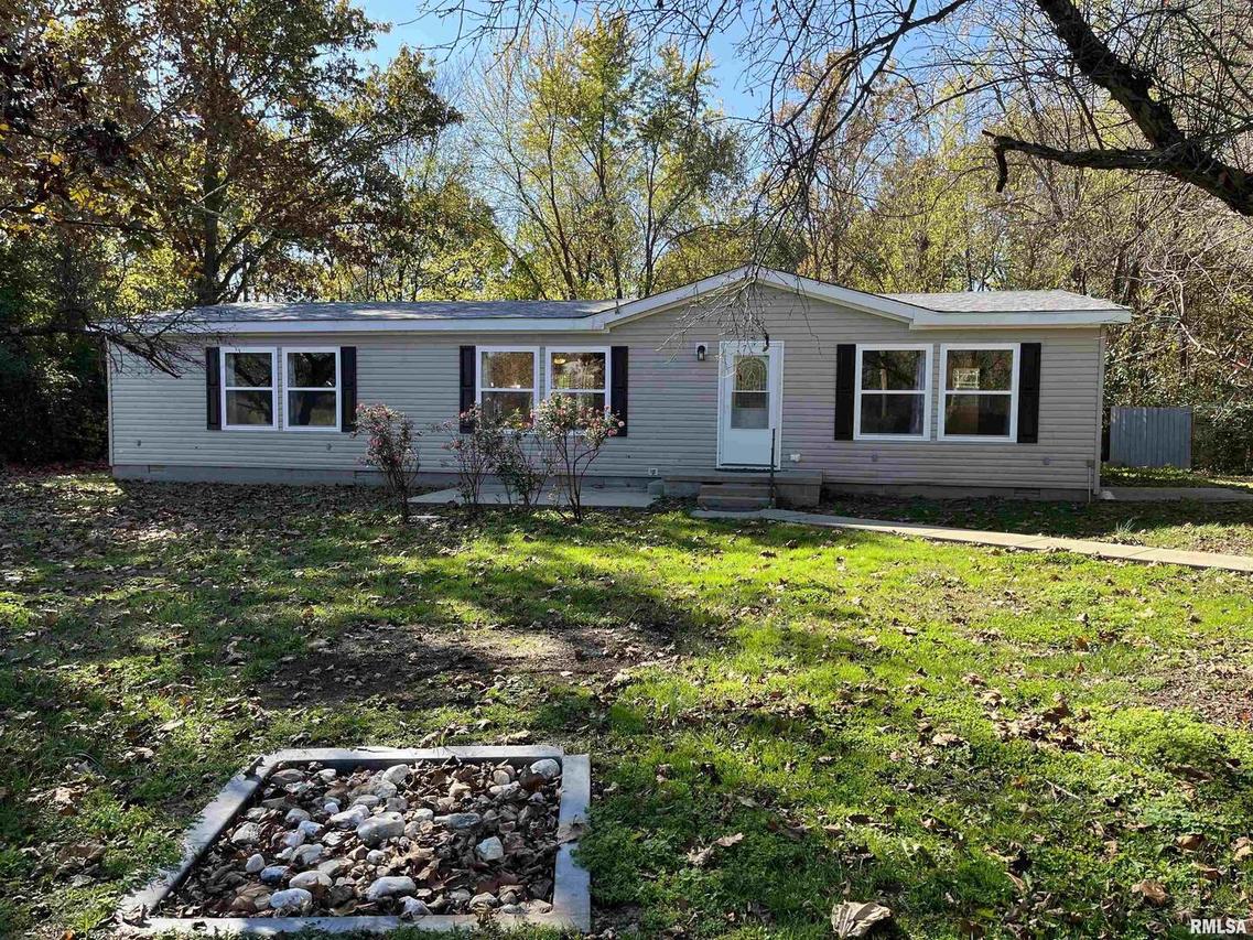 1817 N Pershing Rd., West Frankfort, IL 62896