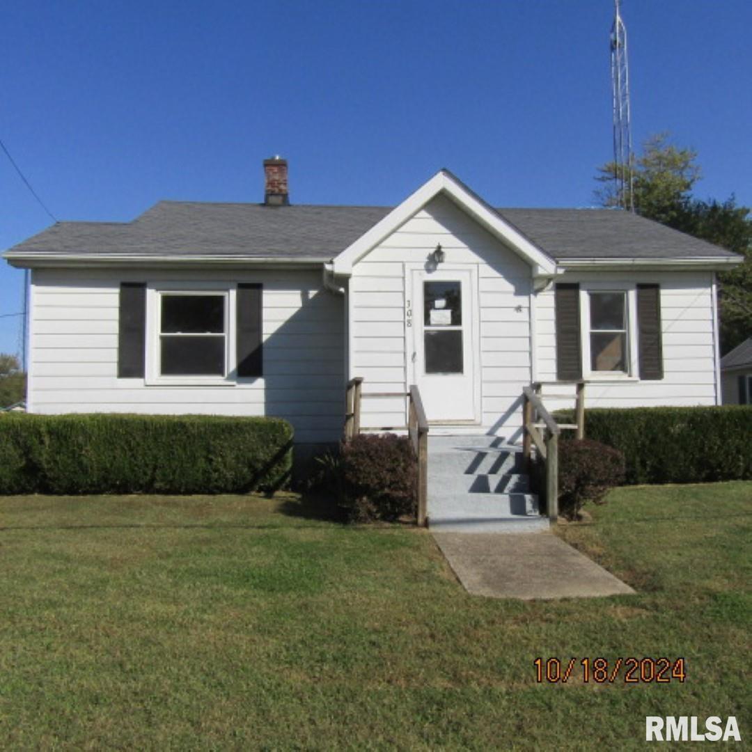 308 W Moore Pl., Mcleansboro, IL 62859