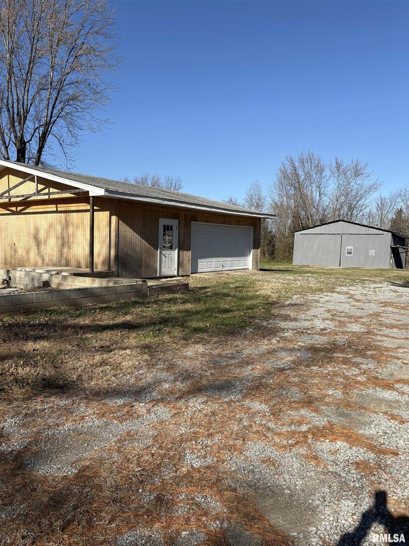 17203 Number 9 Blacktop, West Frankfort, IL 62896