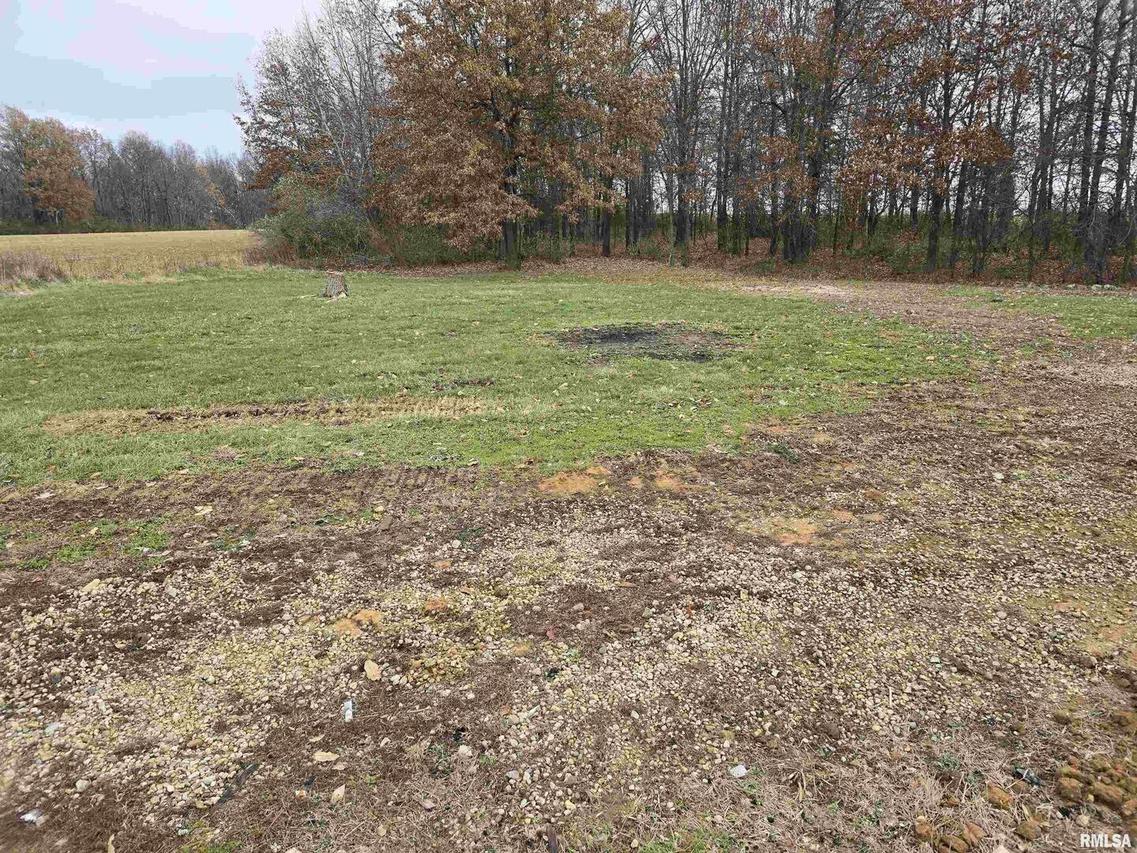 78 Saint John Ave., Keyesport, IL 62253