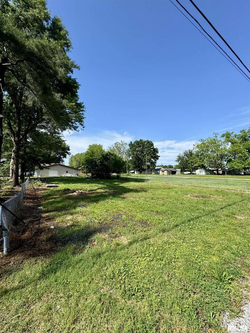 1203 W Elm St., West Frankfort, IL 62896