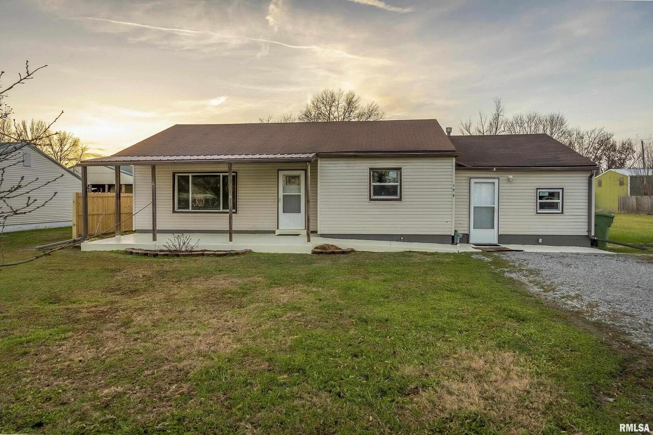 175 S Il Hwy 37, Bonnie, IL 62816