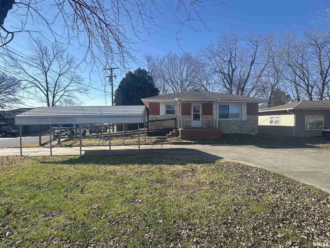 212 Springfield Ave., Anna, IL 62906