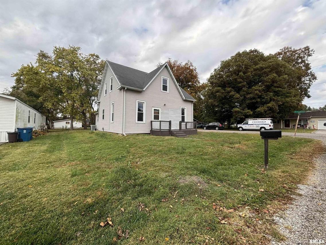 101 S Franklin St., New Baden, IL 62265