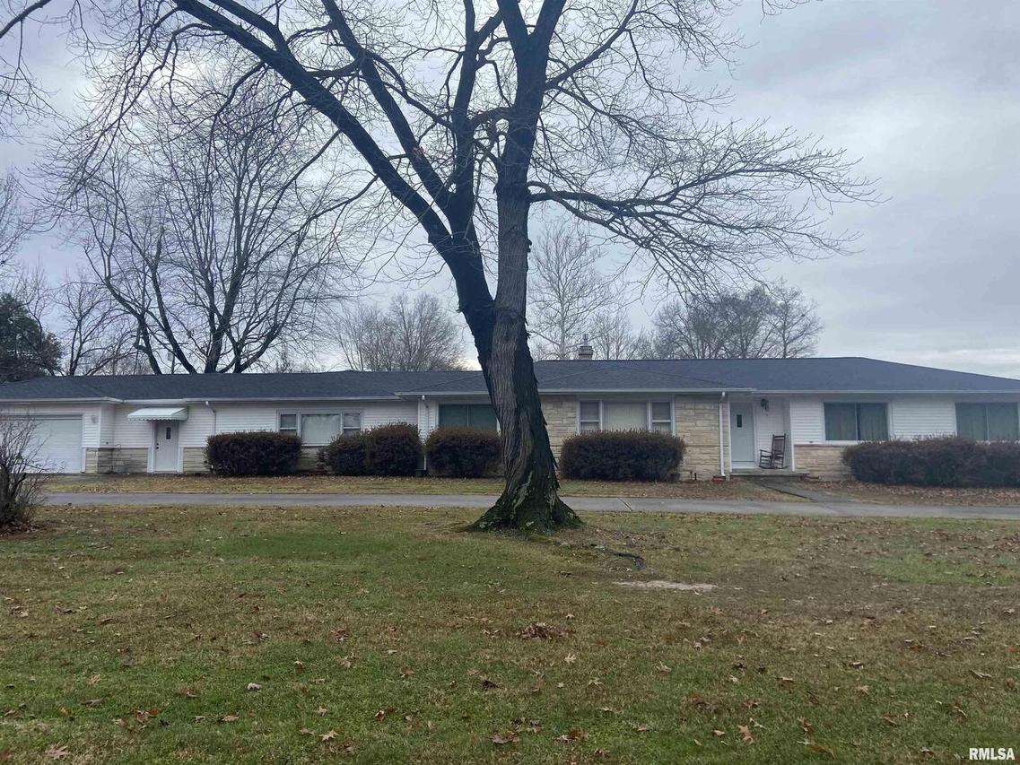 1401 W Grand Ave., Carterville, IL 62918