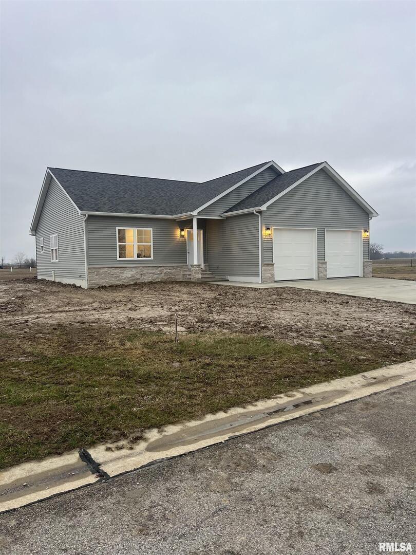 16652 Pembrook Ct., Carlyle, IL 62231