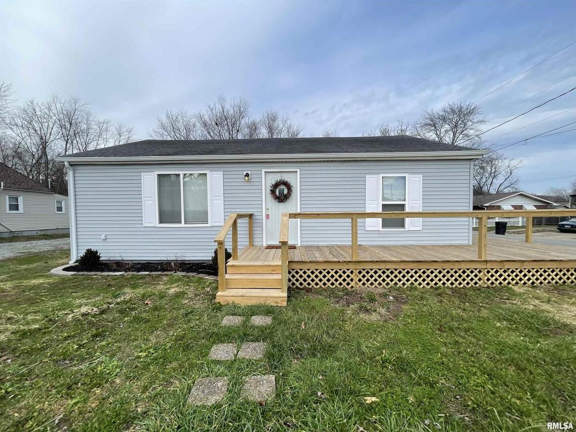 1600 W Dewey St., Marion, IL 62959