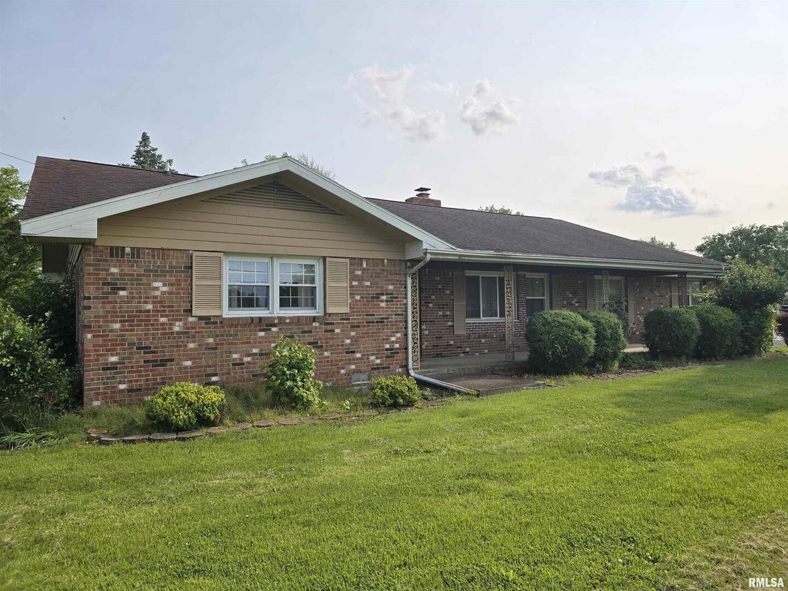 405 Easthaven Dr., Centralia, IL 62801