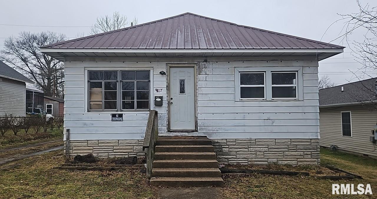 407 N Gardner St., West Frankfort, IL 62896