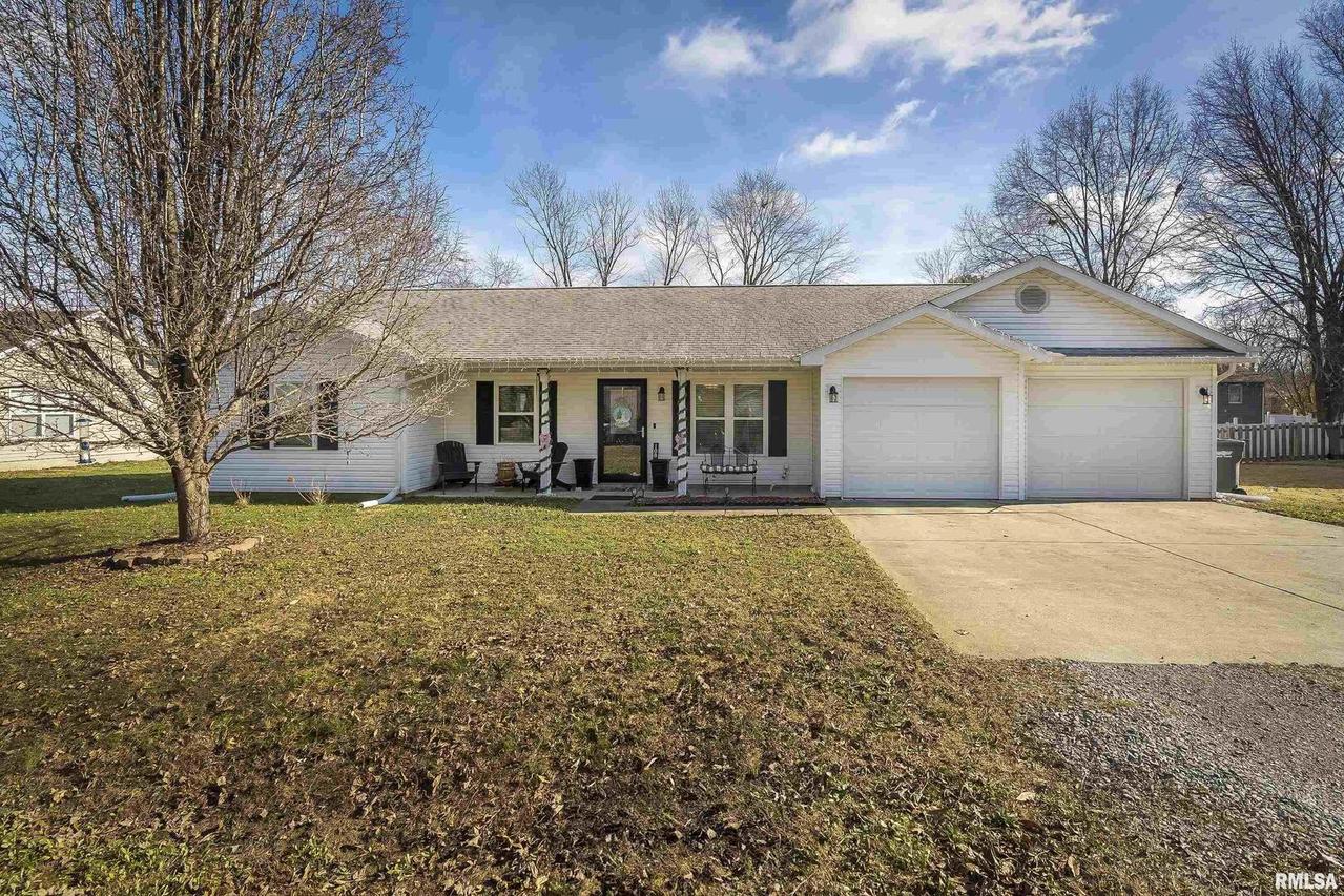 108 Weisbrook Ln., Carterville, IL 62918