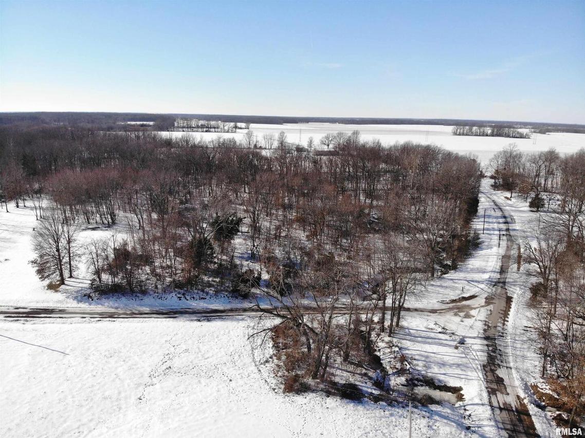 5665 Woodard School Rd., Salem, IL 62881