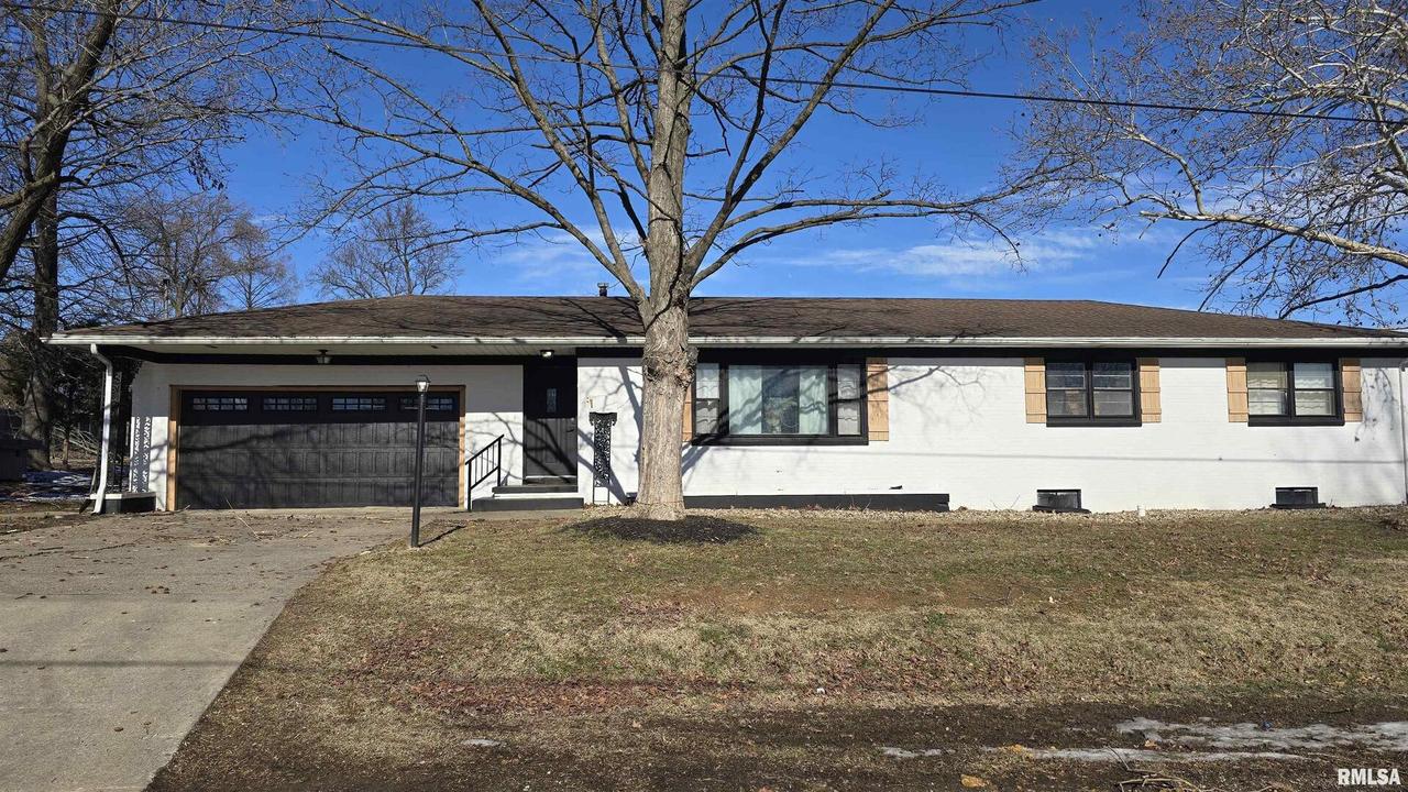 200 W Sullivan St., Harrisburg, IL