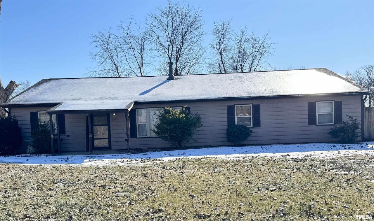 1444 Rock Rd., Lenzburg, IL 62255