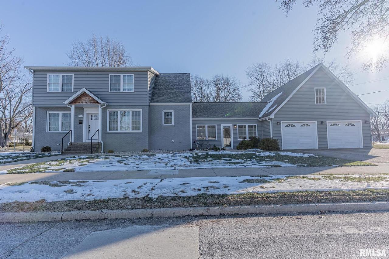 912 N Illinois St., Salem, IL 62881