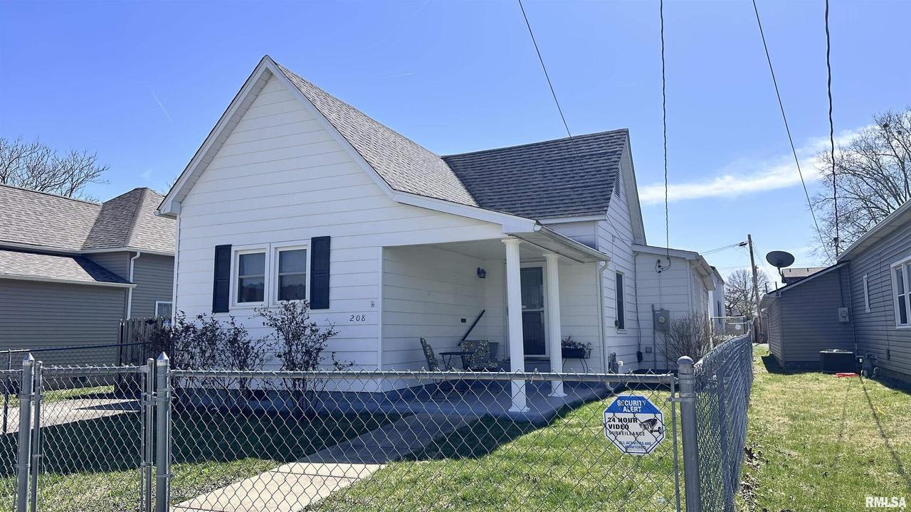208 W Sylvia St., Christopher, IL 62822