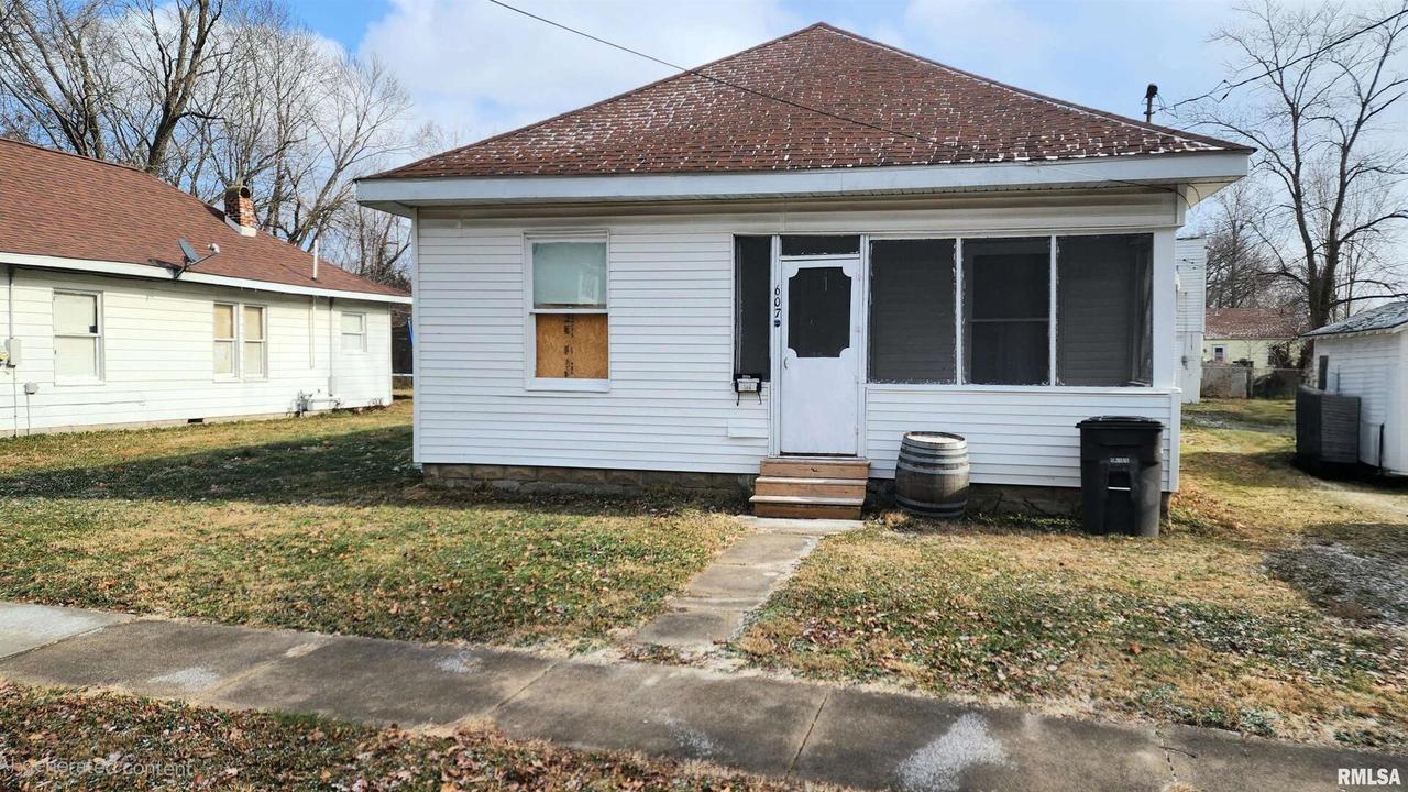 607 N Allyn St., Carbondale, IL 62901