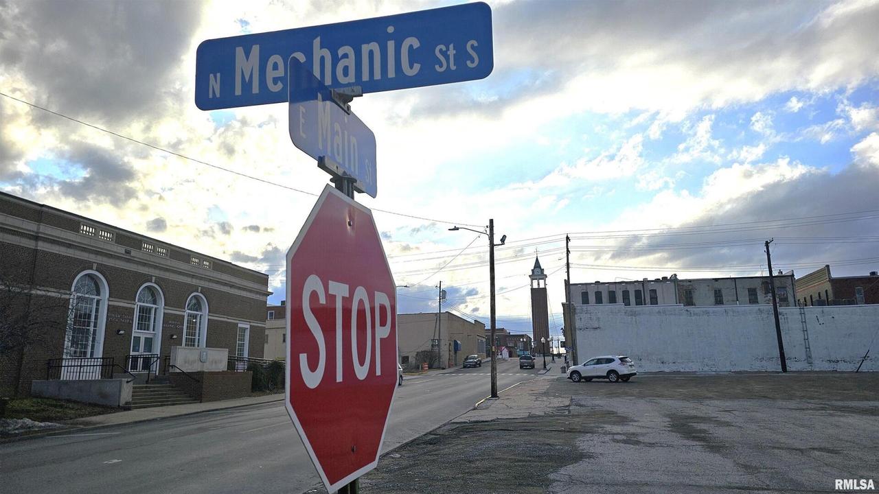 200 E Main St., Marion, IL 62959