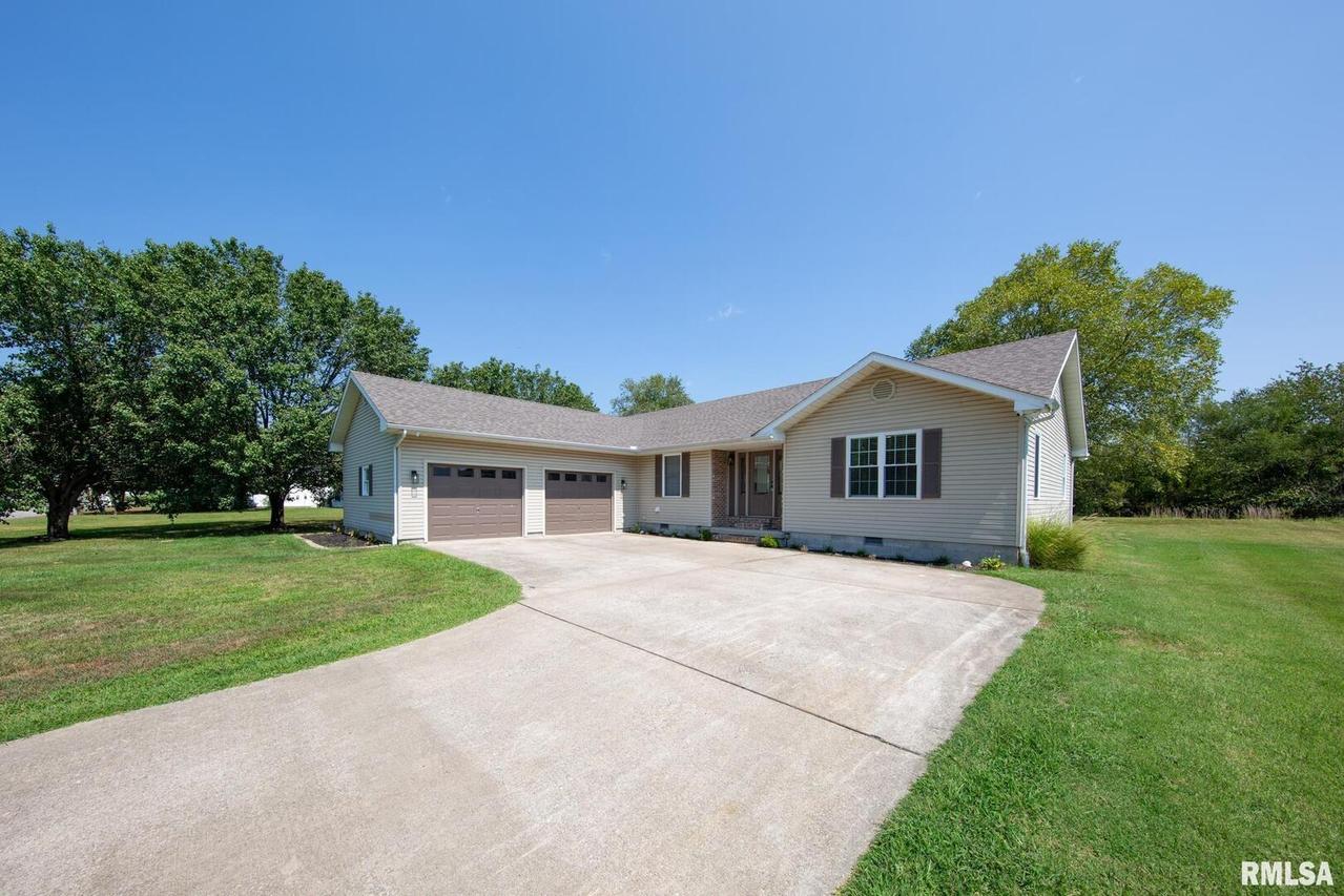 619 N Saluki Dr., Marion, IL 62959