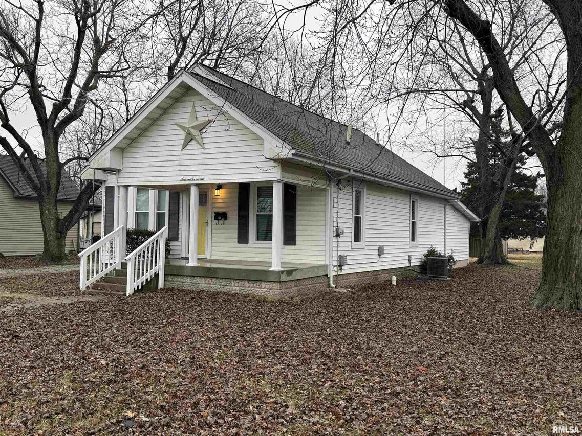 1617 W Chestnut St., Marion, IL 62959