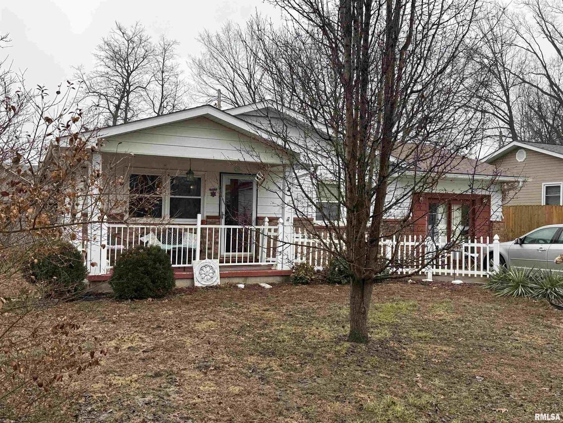 604 Timothy Ln., Carterville, IL 62918