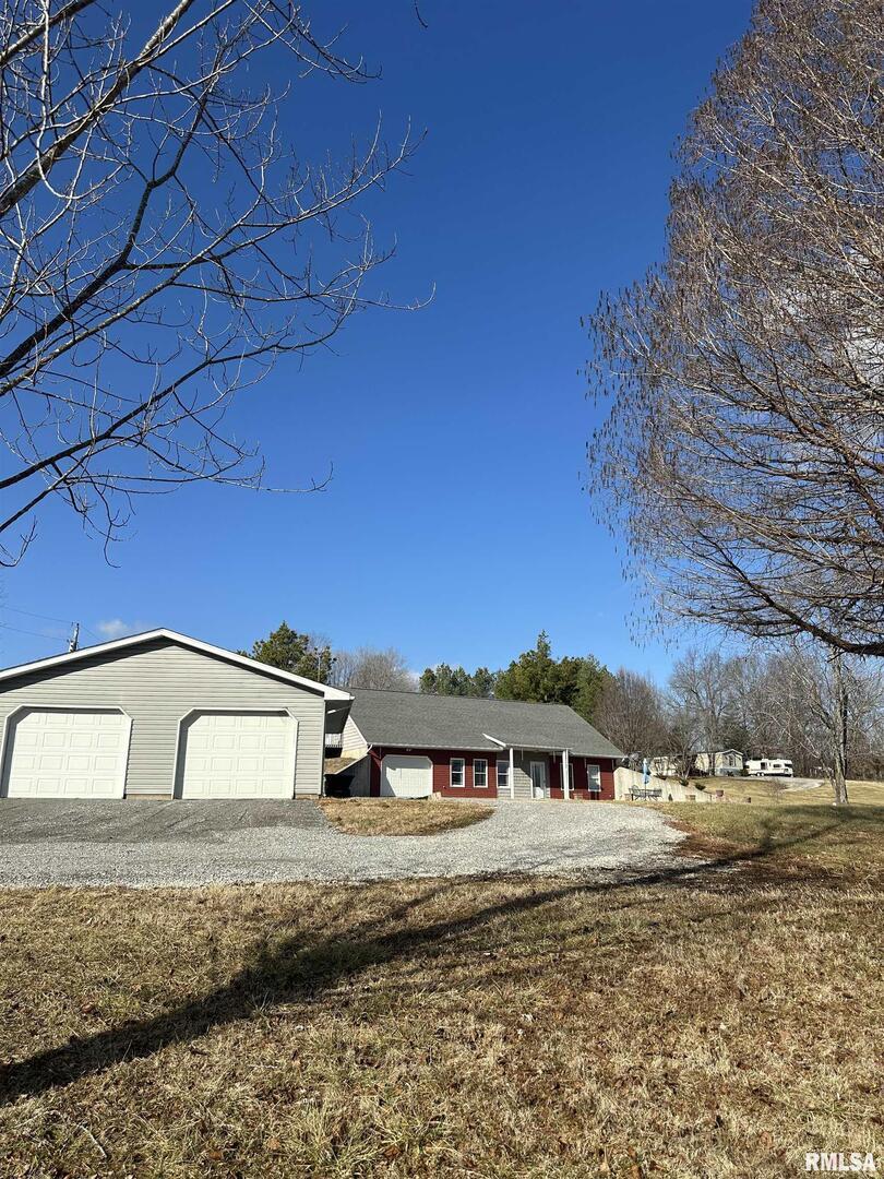 1945 Balcom Rd., Anna, IL 62906