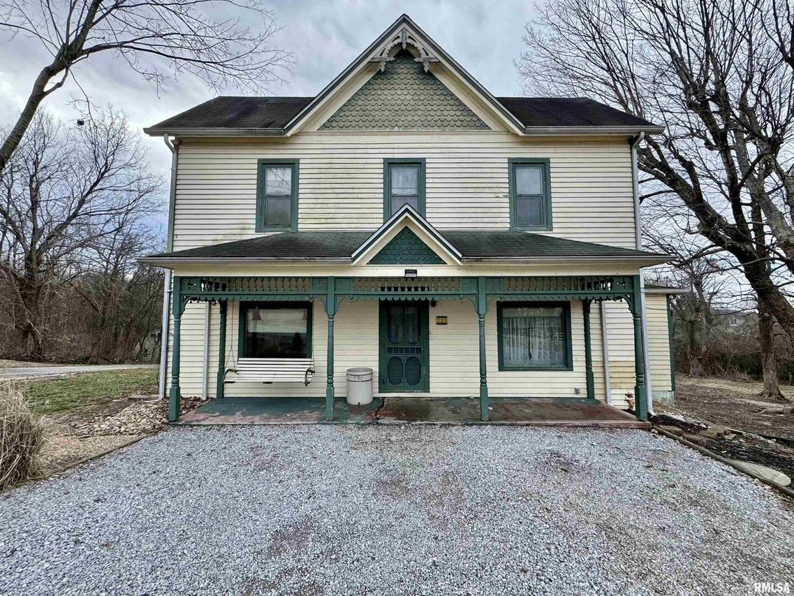 223 Oak St., Dongola, IL 62926