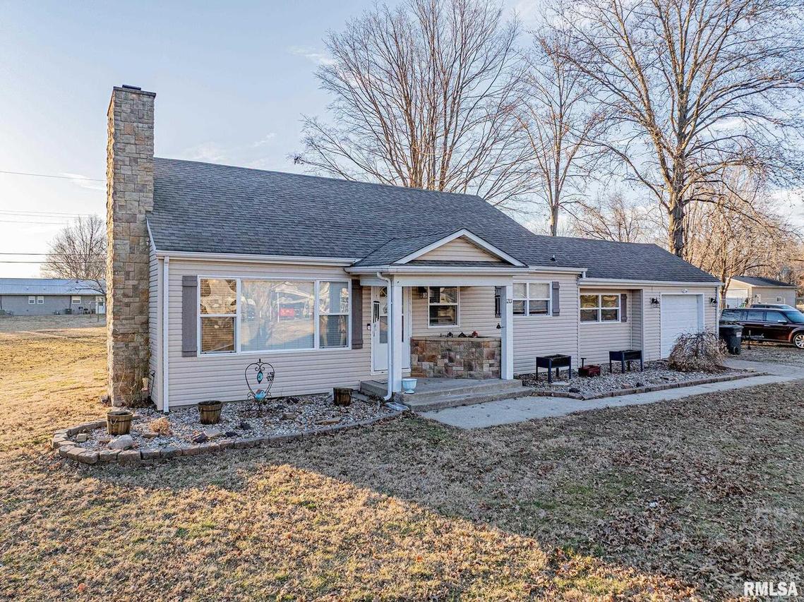 1201 N Franklin St., Salem, IL 62881