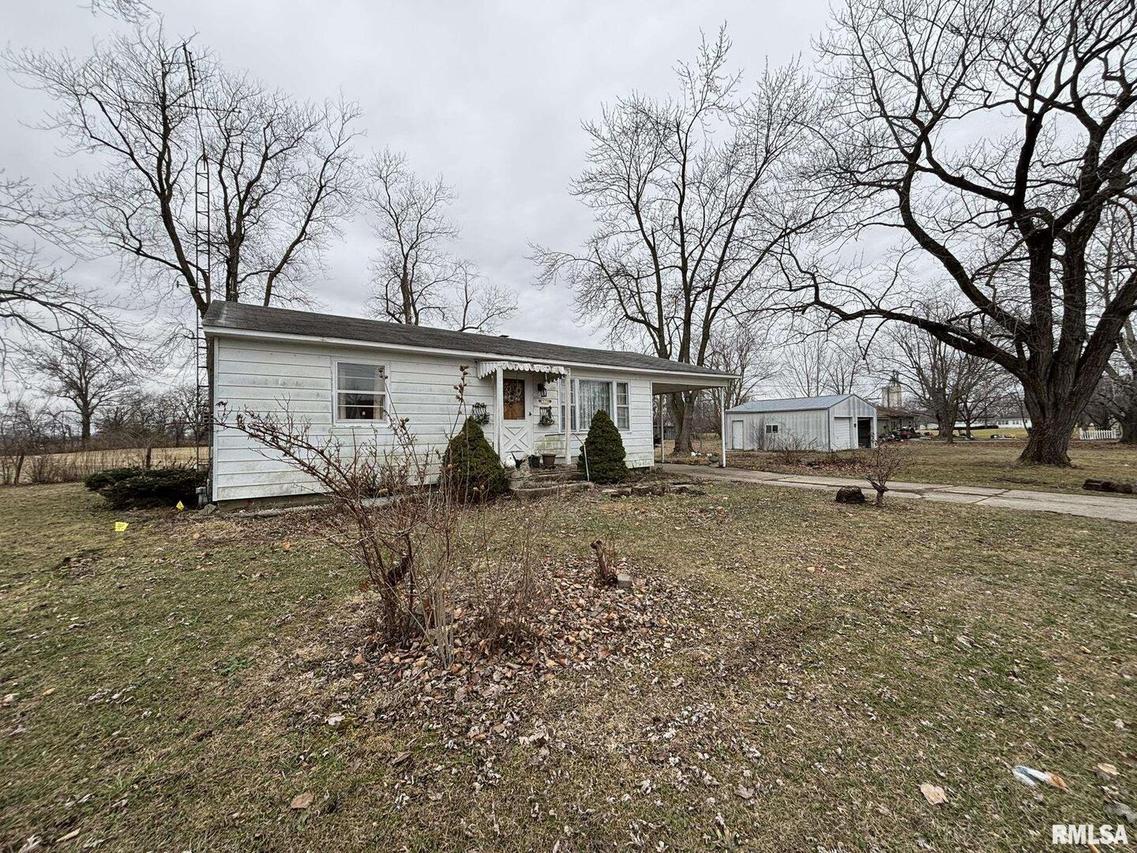 309 E Clinton St., Patoka, IL 62875