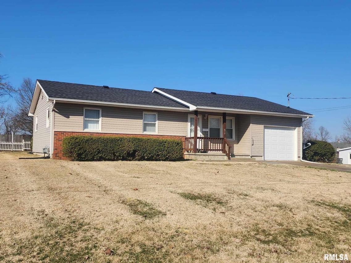 612 Ridge St., Carterville, IL 62918