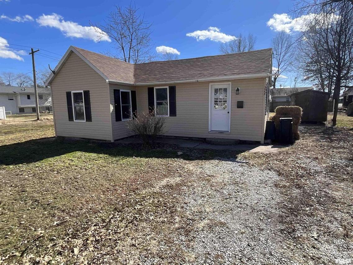 327 E Williams St., Salem, IL 62881