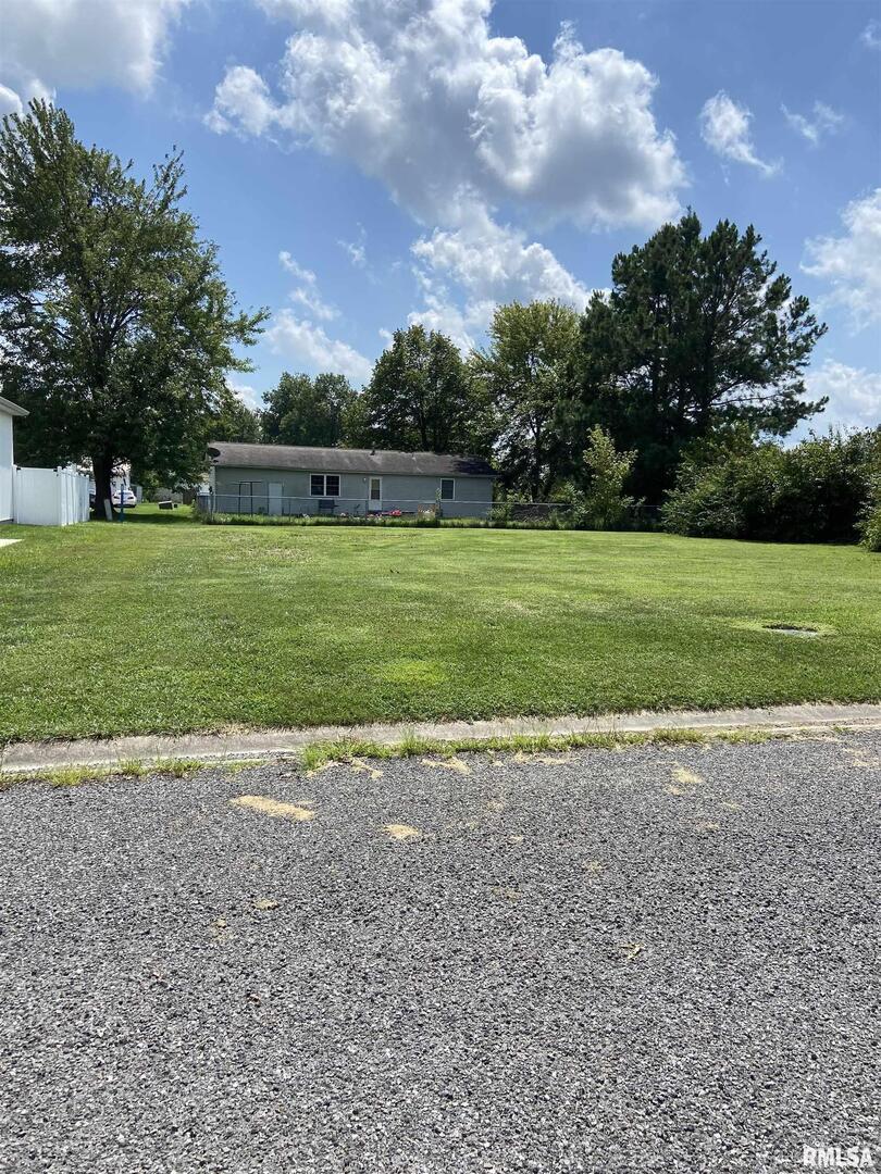 00 Newport Dr., Salem, IL 62881