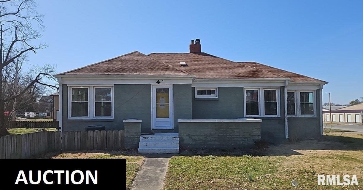 200 W Delaware St., Fairfield, IL 62837