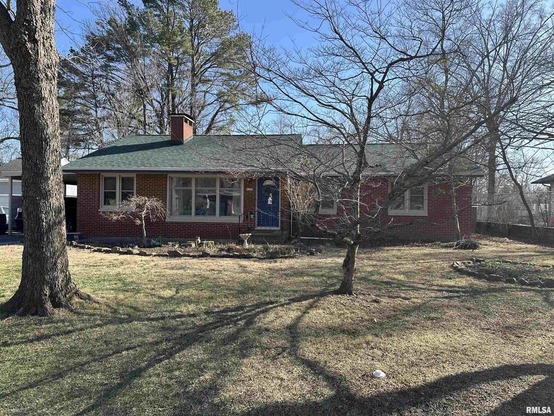 1209 W Hill St., Carbondale, IL 62901