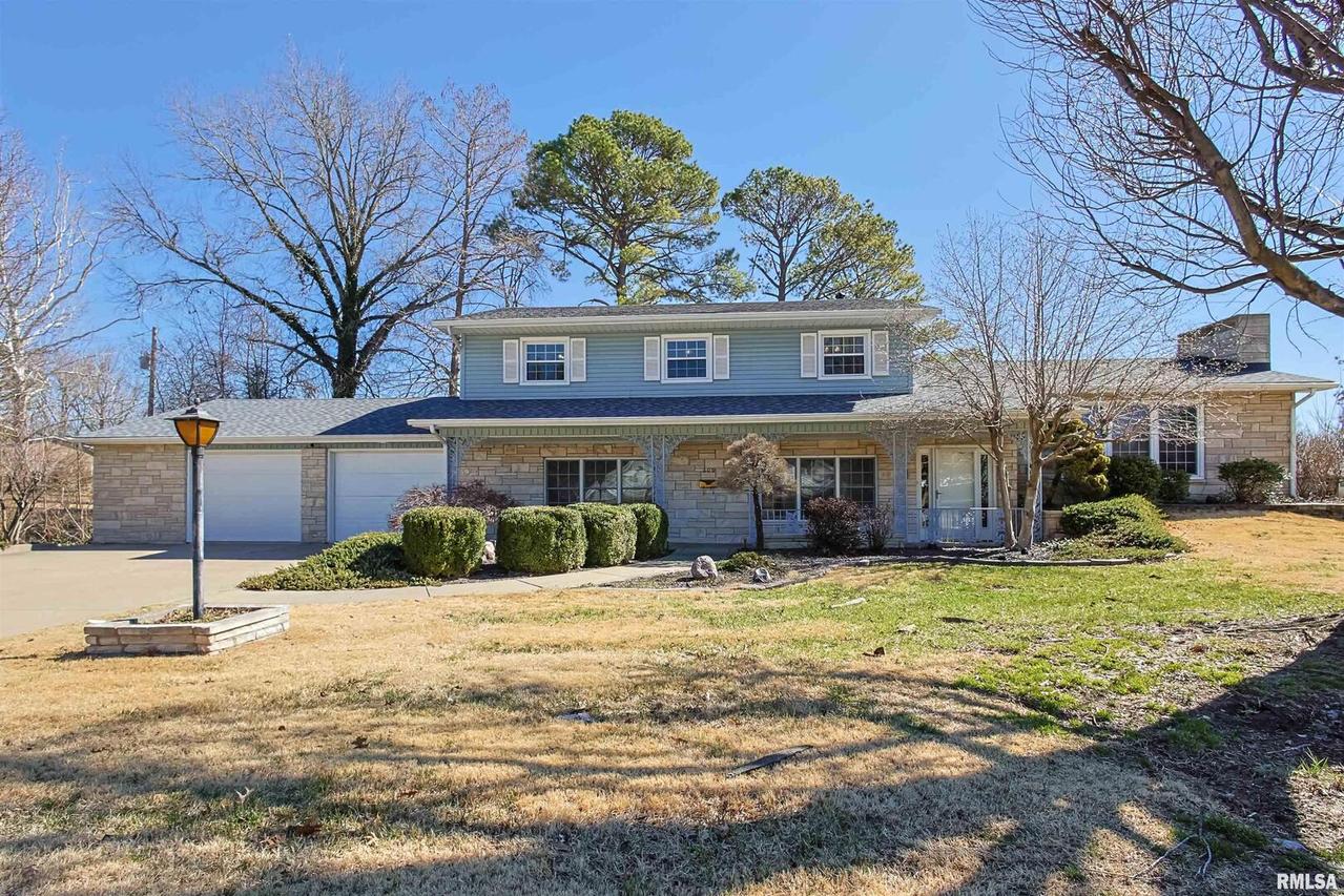 809 S Carbon St., Marion, IL 62959