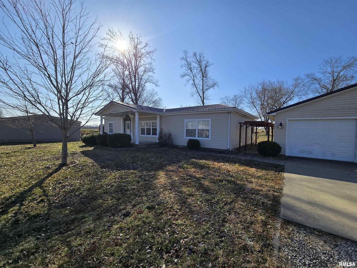 104 Quail Run St., Woodlawn, IL 62898