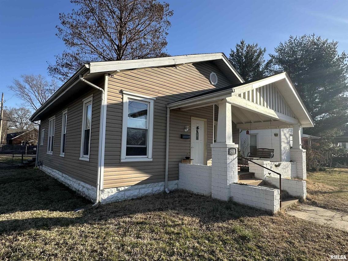 1938 Pine St., Murphysboro, IL 62966