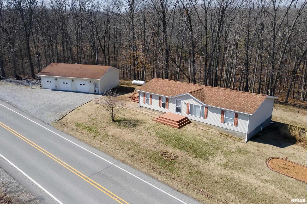 5543 Saraville Rd., Creal Springs, IL 62922