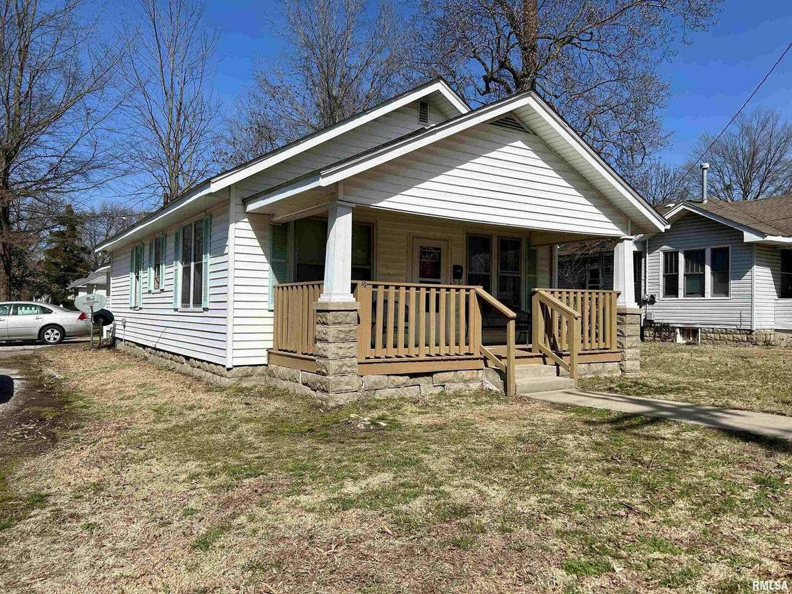 912 W Mill St., Carbondale, IL 62901