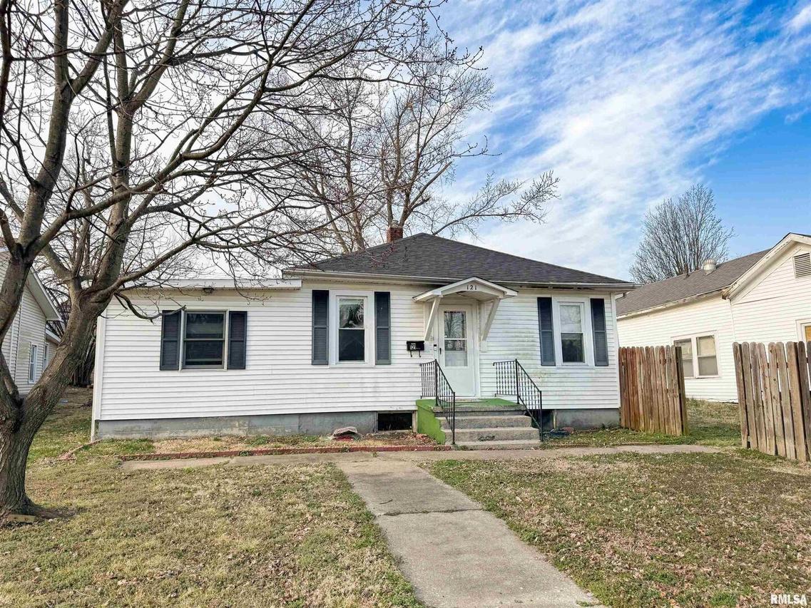 121 W Chestnut St., Anna, IL 62906