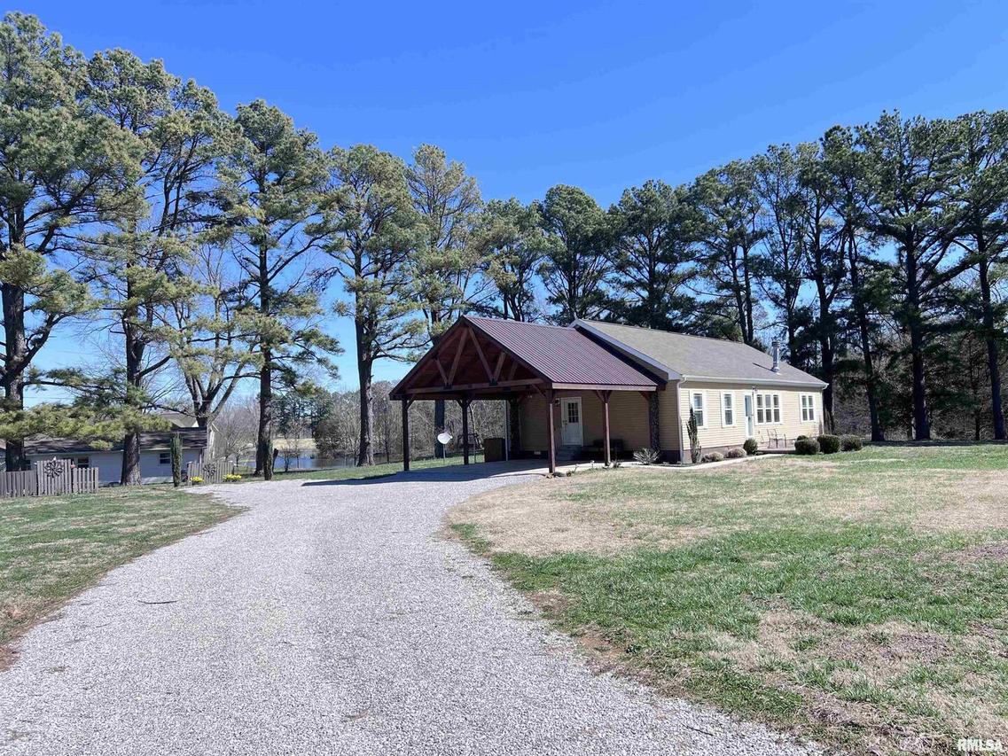 2159 W Lake Rd., Murphysboro, IL 62966