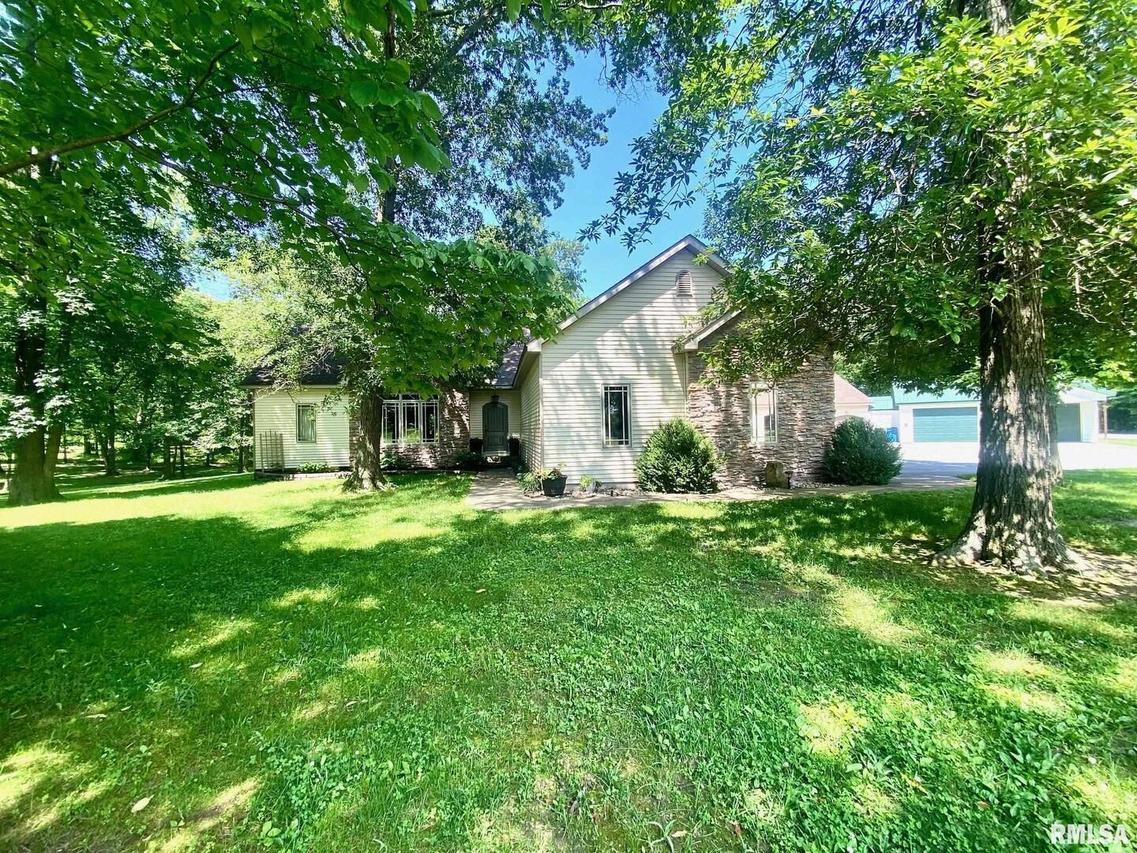 10950 Prestwick Dr Dr., Benton, IL 62812