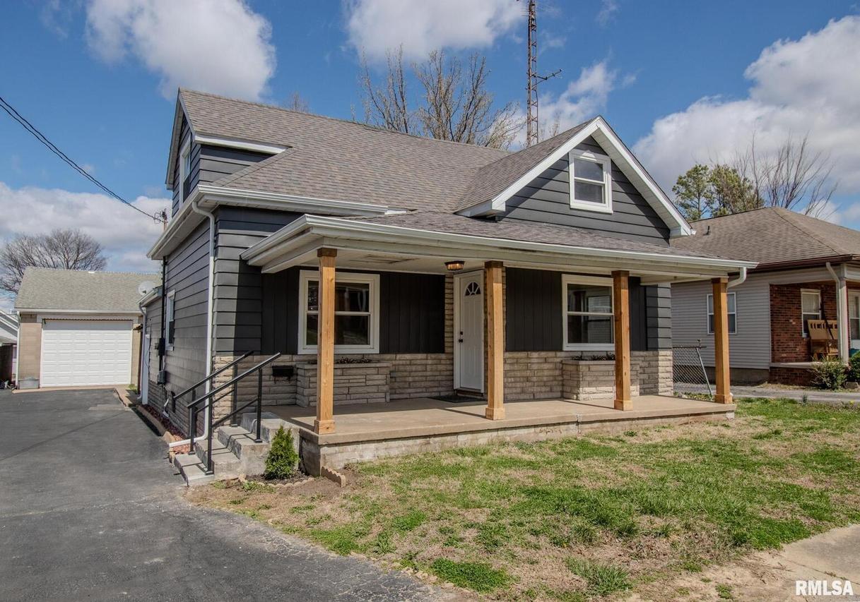 1205 E Elm St., West Frankfort, IL 62896